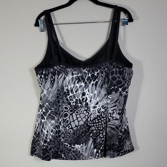 MagicSuit Womens 2 Piece Tankini And Skirt Size 22W/24W Padded Slimming Plus - Picture 4 of 13